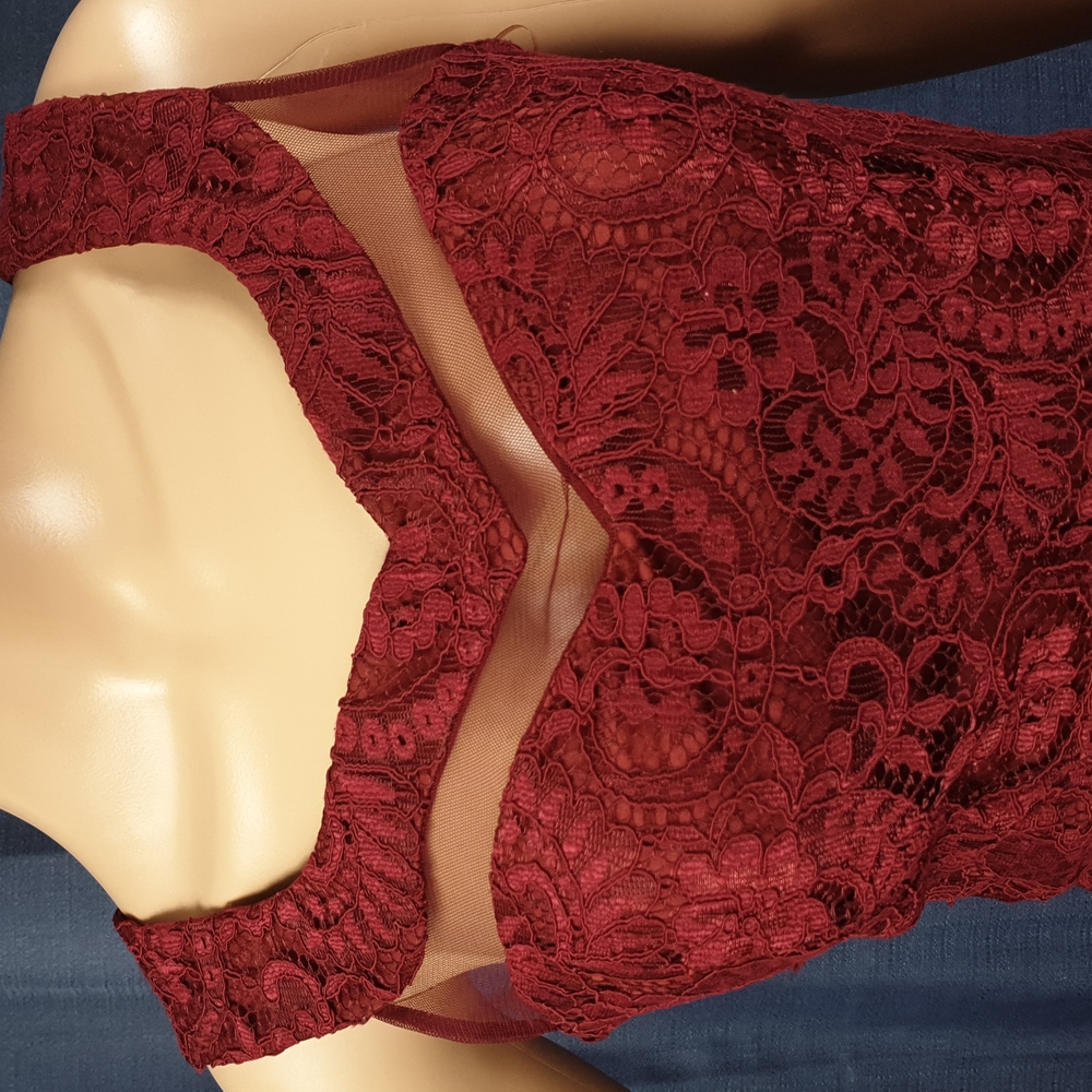 Red Prom dress - Picture 11 of 12